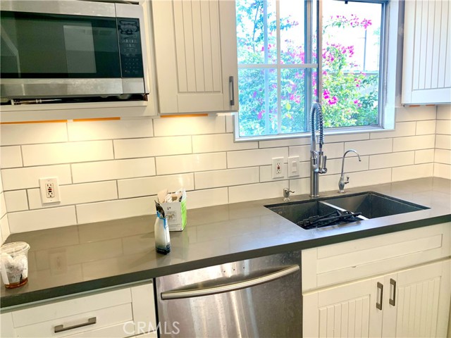 Detail Gallery Image 5 of 16 For 17229 Atkinson Ave, Torrance,  CA 90504 - 3 Beds | 1 Baths