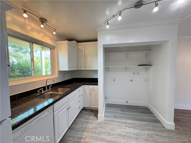 Detail Gallery Image 8 of 19 For 644 E Lee Pl, Azusa,  CA 91702 - 4 Beds | 3 Baths