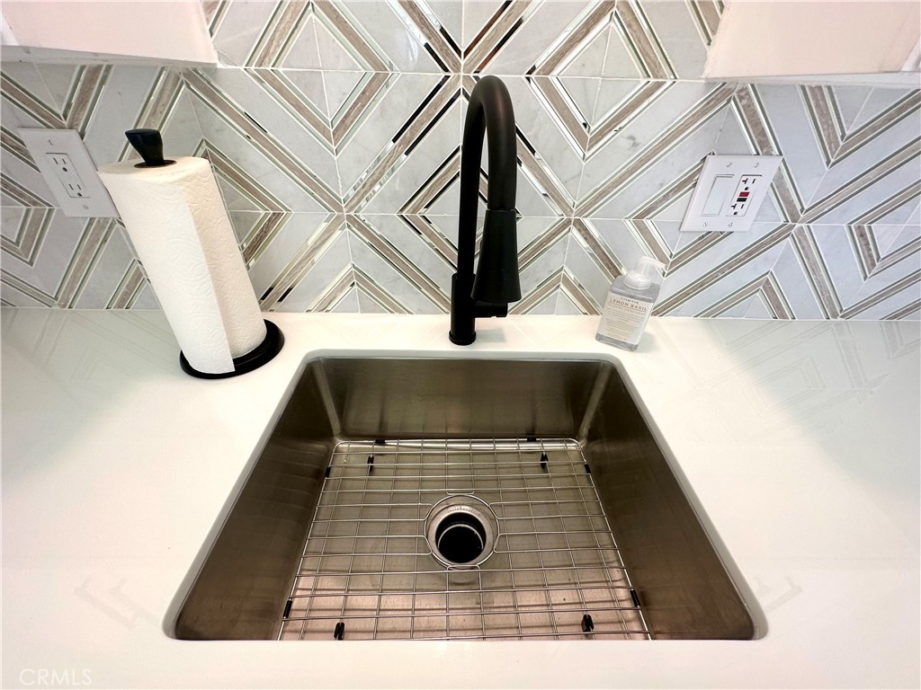 MLS #OC25148518 img 5