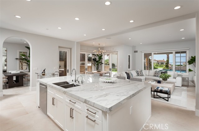 Detail Gallery Image 12 of 52 For 21 Coral Cay, Newport Coast,  CA 92657 - 5 Beds | 5/1 Baths