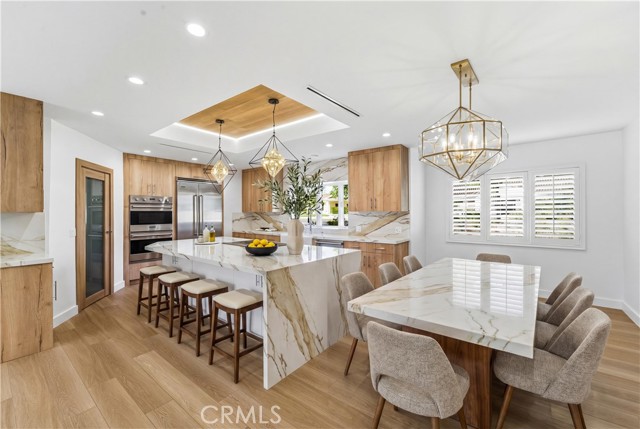 Detail Gallery Image 12 of 48 For 19510 Merridy, Northridge,  CA 91324 - 6 Beds | 6/1 Baths