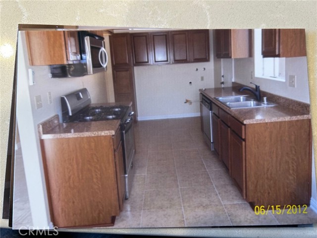 Detail Gallery Image 4 of 14 For 2185 San Bernardo, Hemet,  CA 92545 - 2 Beds | 1 Baths