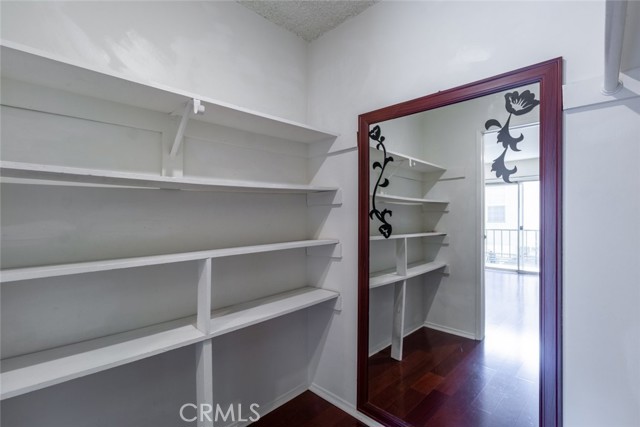 Detail Gallery Image 20 of 26 For 15344 Weddington St #202,  Sherman Oaks,  CA 91411 - 2 Beds | 2 Baths