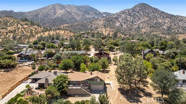119 Pine Drive, Kernville CA: https://media.crmls.org/medias/84aa9d5f-85d7-48ac-9b65-774261b3cac9.jpg