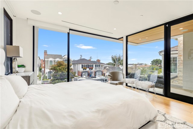 Detail Gallery Image 28 of 62 For 221 Heliotrope Ave, Corona Del Mar,  CA 92625 - 4 Beds | 5/1 Baths