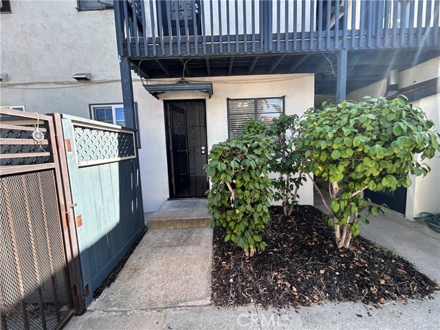 5636 Willowcrest Avenue, North Hollywood CA: https://media.crmls.org/medias/84ab5457-e33f-417d-a4de-0846cc6a1dc6.jpg
