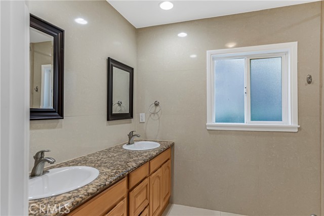 Detail Gallery Image 25 of 41 For 1111 Arbor Dell Rd, Los Angeles,  CA 90041 - 3 Beds | 2 Baths