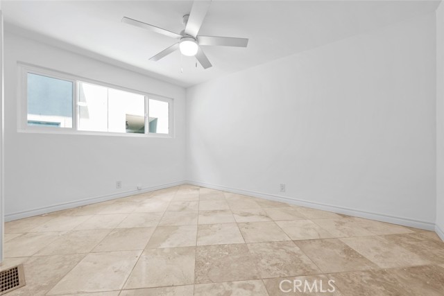 Detail Gallery Image 30 of 37 For 2102 La Canada Crest Dr #B,  La Canada Flintridge,  CA 91011 - 3 Beds | 2 Baths