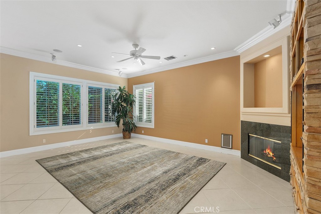 MLS #OC25269691 image #8