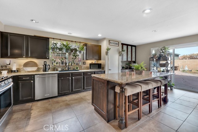 Detail Gallery Image 13 of 31 For 6247 Sandwood, Palmdale,  CA 93552 - 5 Beds | 3 Baths