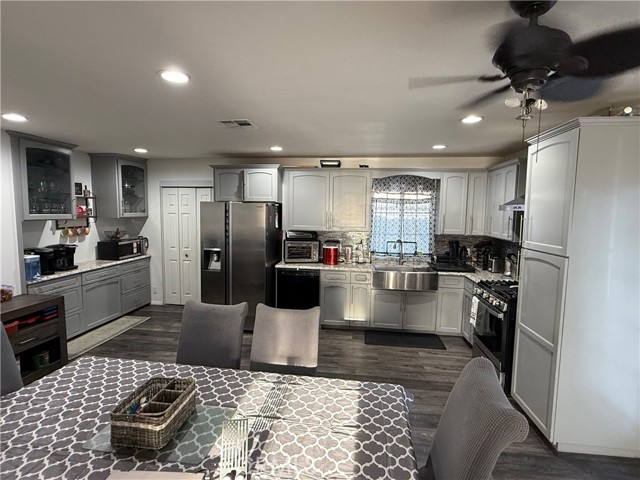 14716 Leahy Avenue, Bellflower CA: https://media.crmls.org/medias/84af0852-5171-427c-982d-c1bff3948720.jpg