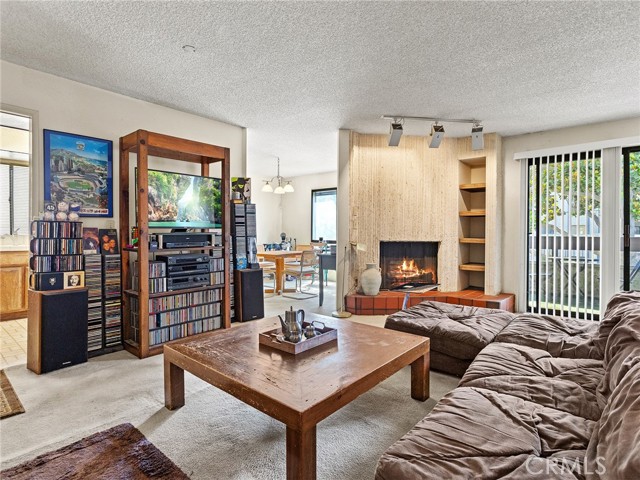 Detail Gallery Image 15 of 43 For 222 N Rose St #203,  Burbank,  CA 91505 - 1 Beds | 2 Baths