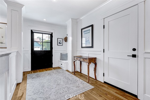 Detail Gallery Image 7 of 42 For 1717 Pacific Ave., Manhattan Beach,  CA 90266 - 4 Beds | 3 Baths