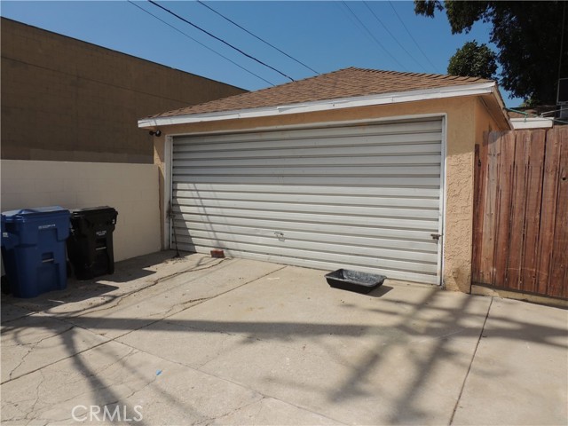 Detail Gallery Image 23 of 27 For 6830 Aura Ave, Reseda,  CA 91335 - 7 Beds | 5 Baths