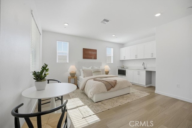 Detail Gallery Image 8 of 48 For 2380 Haley Point Drive #104,  Ventura,  CA 93003 - 4 Beds | 3/1 Baths