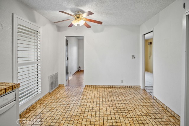 Image 7 of 40 For 1184 Farmland Avenue