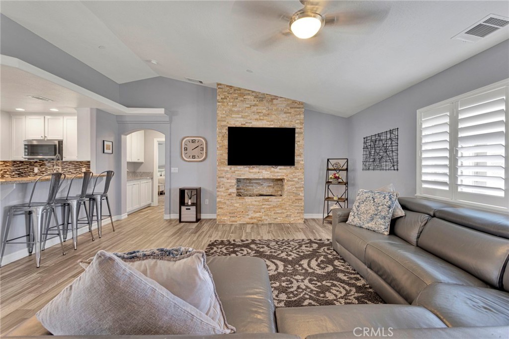 MLS #CV26181570 image #15