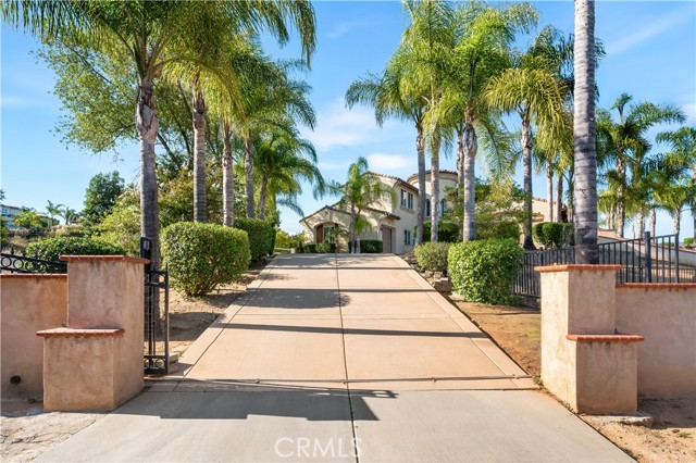 Detail Gallery Image 2 of 61 For 25055 Jack Rabbit, Escondido,  CA 92026 - 5 Beds | 3/1 Baths