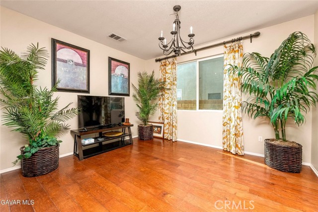 Detail Gallery Image 4 of 28 For 2158 Cypress, Lancaster,  CA 93535 - 4 Beds | 3 Baths