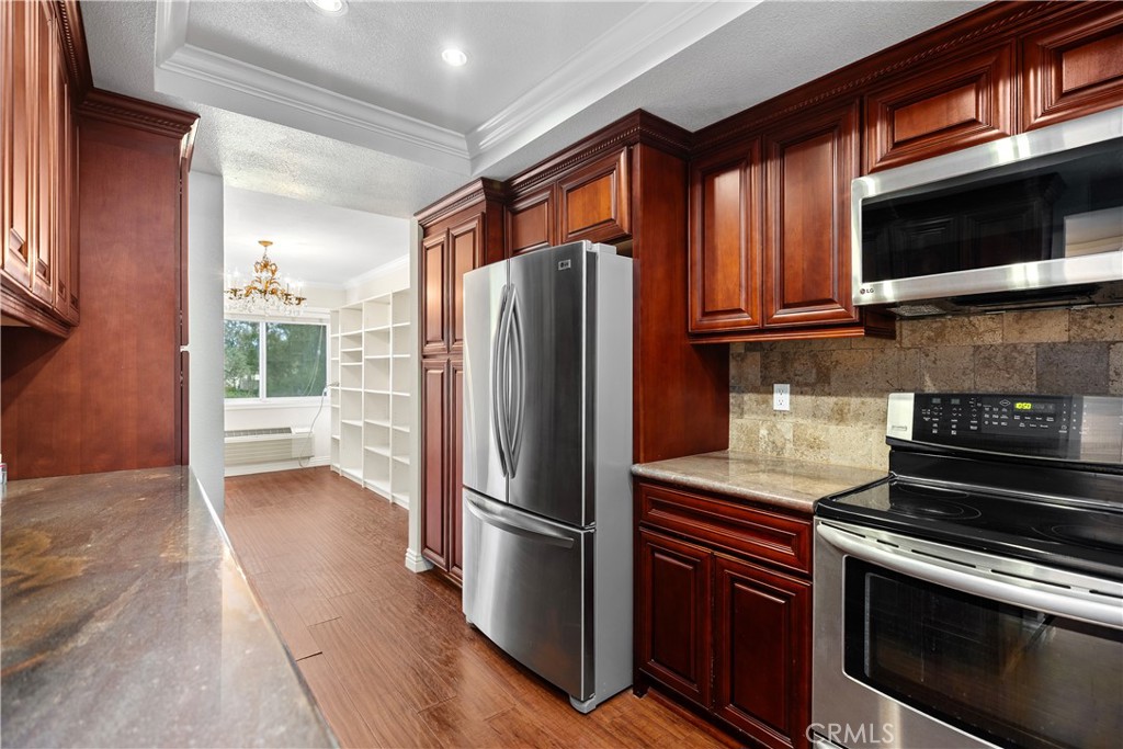 84b4037f 5bd4 4c6f B886 E12f73b71706