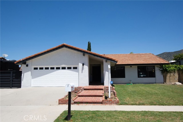 Detail Gallery Image 1 of 28 For 6473 Dowel Dr, Simi Valley,  CA 93063 - 4 Beds | 2 Baths