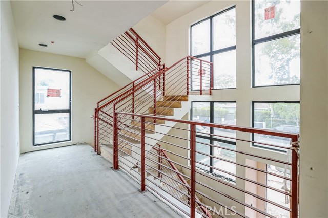 664 Indiana Avenue, Venice CA: https://media.crmls.org/medias/84b48073-69a3-4059-ab8b-bcbb0b47e459.jpg