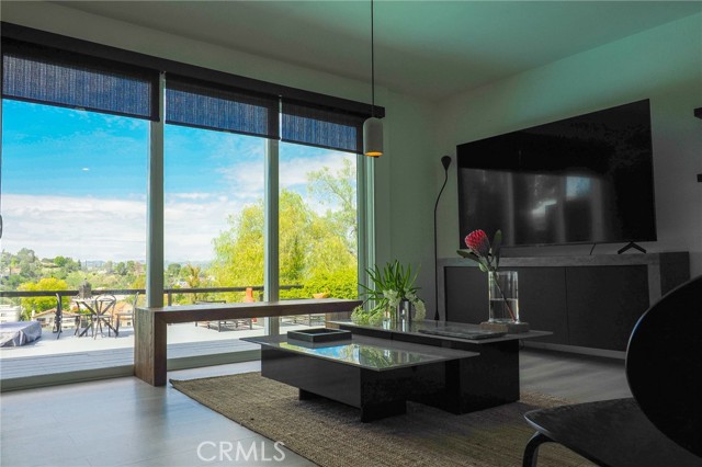 5177 Medina Road, Woodland Hills CA: https://media.crmls.org/medias/84b52ed7-19e2-413f-94ea-4cf9e2a10928.jpg