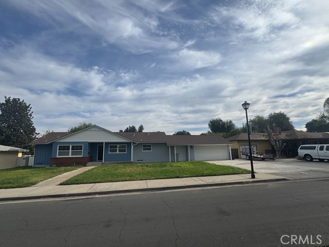 Detail Gallery Image 3 of 19 For 3679 Crowell, Riverside,  CA 92504 - 3 Beds | 2 Baths