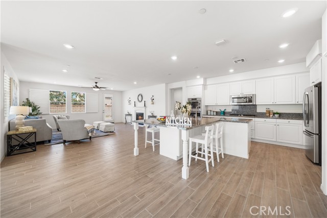 Detail Gallery Image 6 of 25 For 6979 Housatonic Ct, Jurupa Valley,  CA 91752 - 5 Beds | 3 Baths