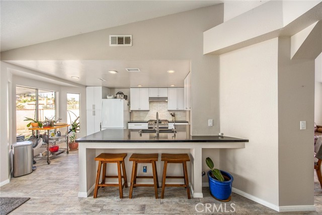 Detail Gallery Image 16 of 33 For 2201 Canyon, Colton,  CA 92324 - 3 Beds | 2 Baths