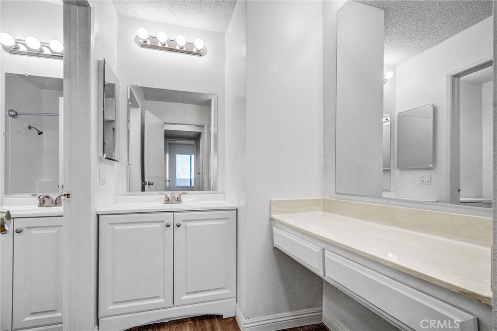 84b702b1 203b 472e 8f0f B81015cddf56