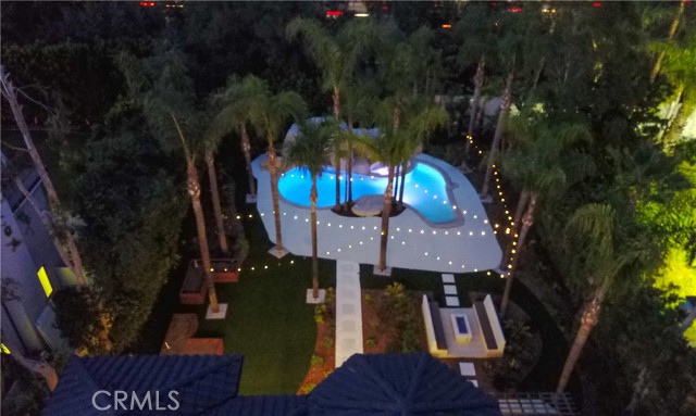 Detail Gallery Image 2 of 74 For 17437 Oak Creek Ct, Encino,  CA 91316 - 5 Beds | 5/1 Baths