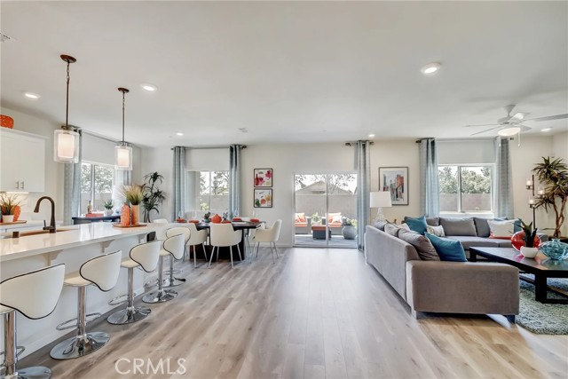 Detail Gallery Image 9 of 23 For 1015 Lucia Ave, Fowler,  CA 93625 - 4 Beds | 2/1 Baths