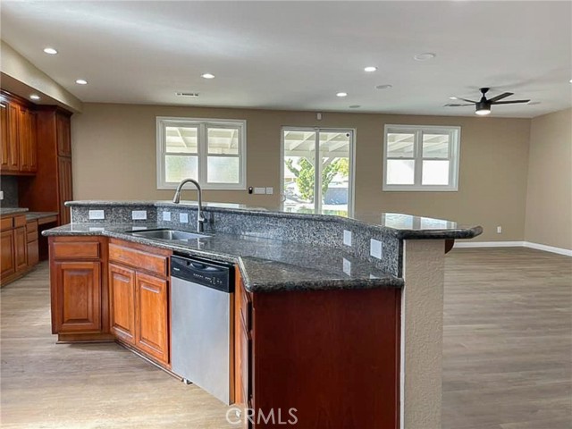 Detail Gallery Image 15 of 45 For 43309 45th St, Lancaster,  CA 93536 - 6 Beds | 2 Baths