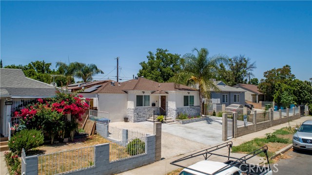 Detail Gallery Image 1 of 11 For 8133 Noble Ave, Panorama City,  CA 91402 - 1 Beds | 1 Baths