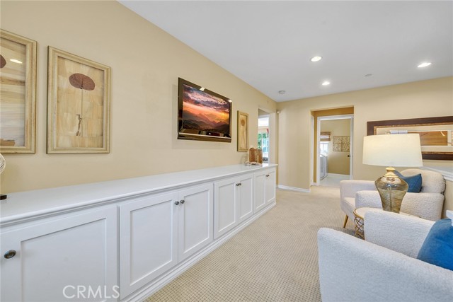 63 Splendor, Irvine CA: https://media.crmls.org/medias/84b93b01-faa4-48c1-93f3-107b0117cd60.jpg