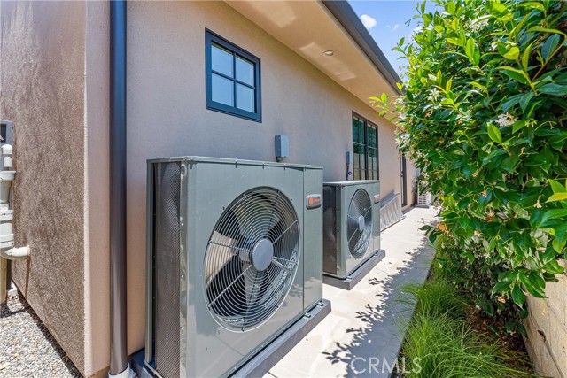 Detail Gallery Image 59 of 66 For 1879 Tahiti Dr, Costa Mesa,  CA 92626 - 4 Beds | 3/1 Baths