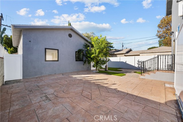 6223 Simpson, North Hollywood CA: https://media.crmls.org/medias/84b98a24-48ea-419f-b0c5-5f00fee97e0f.jpg