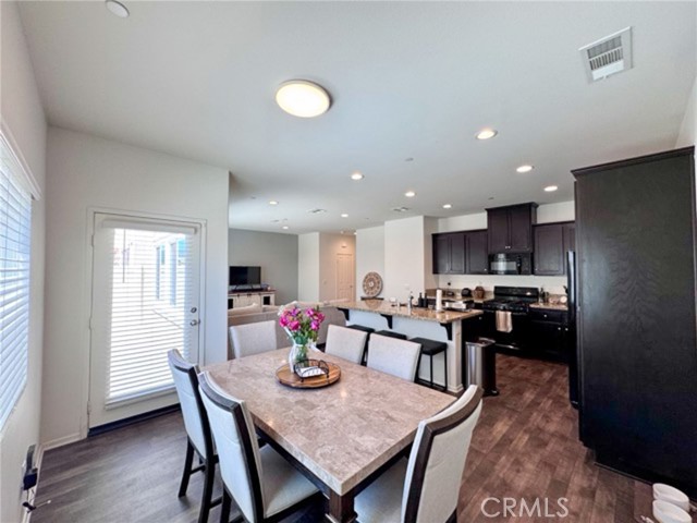 Detail Gallery Image 17 of 51 For 24325 Bay Laurel Ave, Murrieta,  CA 92562 - 3 Beds | 2/1 Baths