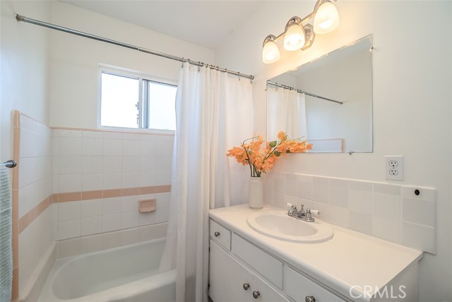 805 Pearl Street, Redondo Beach, California 90277, 3 Bedrooms Bedrooms, ,1 BathroomBathrooms,Residential,Sold,Pearl,SB22039514