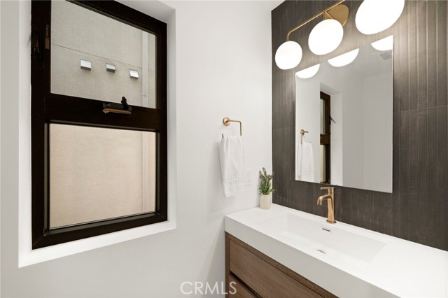 Detail Gallery Image 22 of 52 For 3675 Paul Jones Ave, San Diego,  CA 92117 - 4 Beds | 3/1 Baths