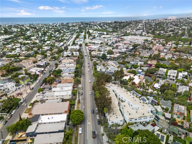 Detail Gallery Image 31 of 32 For 2500 Abbot Kinney Bld #13,  Venice,  CA 90291 - 2 Beds | 2/1 Baths