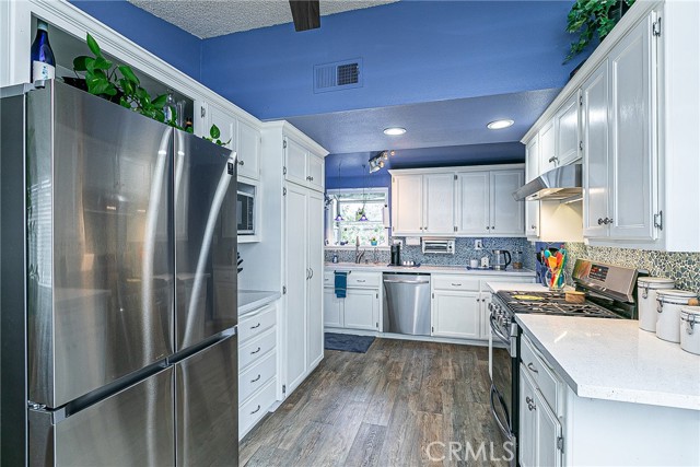 Detail Gallery Image 7 of 29 For 1010 via Esmeralda, Santa Maria,  CA 93455 - 3 Beds | 1/1 Baths