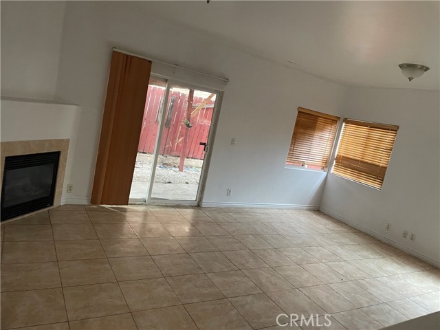 Detail Gallery Image 15 of 26 For 8425 Burnet Ave #4,  North Hills,  CA 91343 - 4 Beds | 2/1 Baths