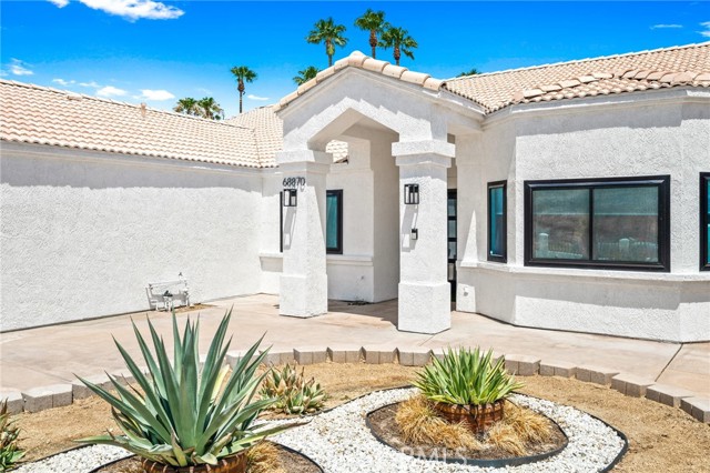 68870 Durango Road, Cathedral City CA: https://media.crmls.org/medias/84be1bb3-4a26-4436-a0b3-133b51628cbb.jpg