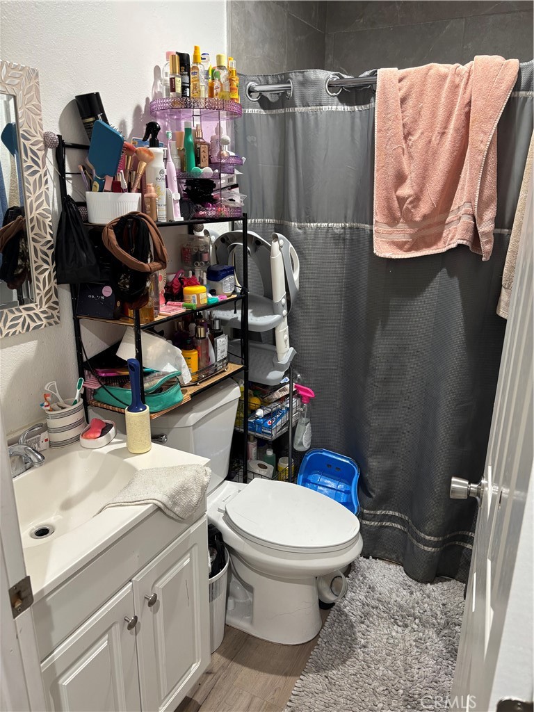 https://media.crmls.org/medias/84be41ba-1e0f-4816-b9f4-0790f49df802.jpg?preset=X-Large
