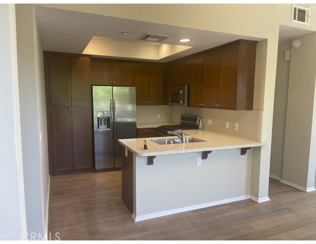Detail Gallery Image 2 of 24 For 13019 Park Pl #201,  Hawthorne,  CA 90250 - 2 Beds | 2 Baths