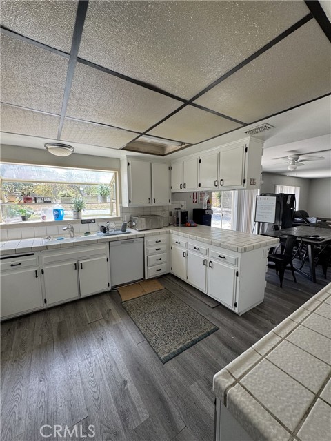 Detail Gallery Image 5 of 19 For 7460 Summit St, Riverside,  CA 92504 - 4 Beds | 2/1 Baths