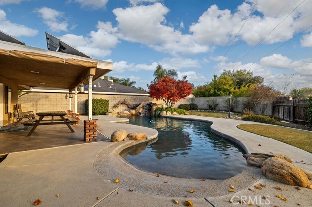 Detail Gallery Image 35 of 47 For 6001 Meadow Glen, Bakersfield,  CA 93306 - 3 Beds | 2 Baths