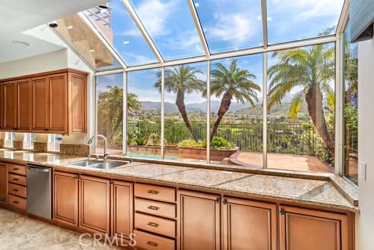 18 Beaconsfield, Rancho Santa Margarita CA: https://media.crmls.org/medias/84bf57e9-1241-4f5c-8135-6ffcbf4fb85c.jpg